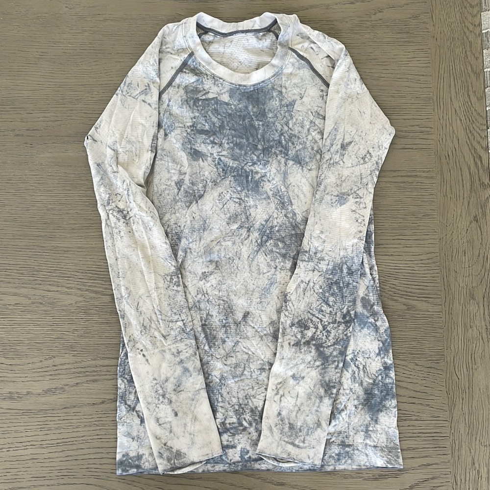 Lululemon Swiftly long-sleeve shirt. Size 6.  Perfect condition.